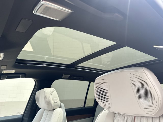 New 2026 Cadillac Vistiq Luxury w/ LPO, Floor Liner Package image 42