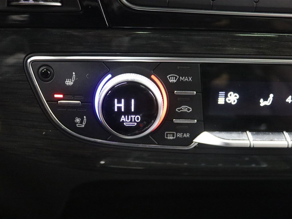 Used 2018 Audi Q7 3.0T Prestige image 32