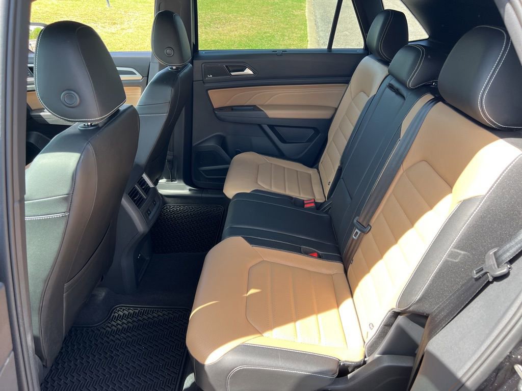 Certified 2023 Volkswagen Atlas Cross Sport SEL Premium R-Line AWD/4WD image 25