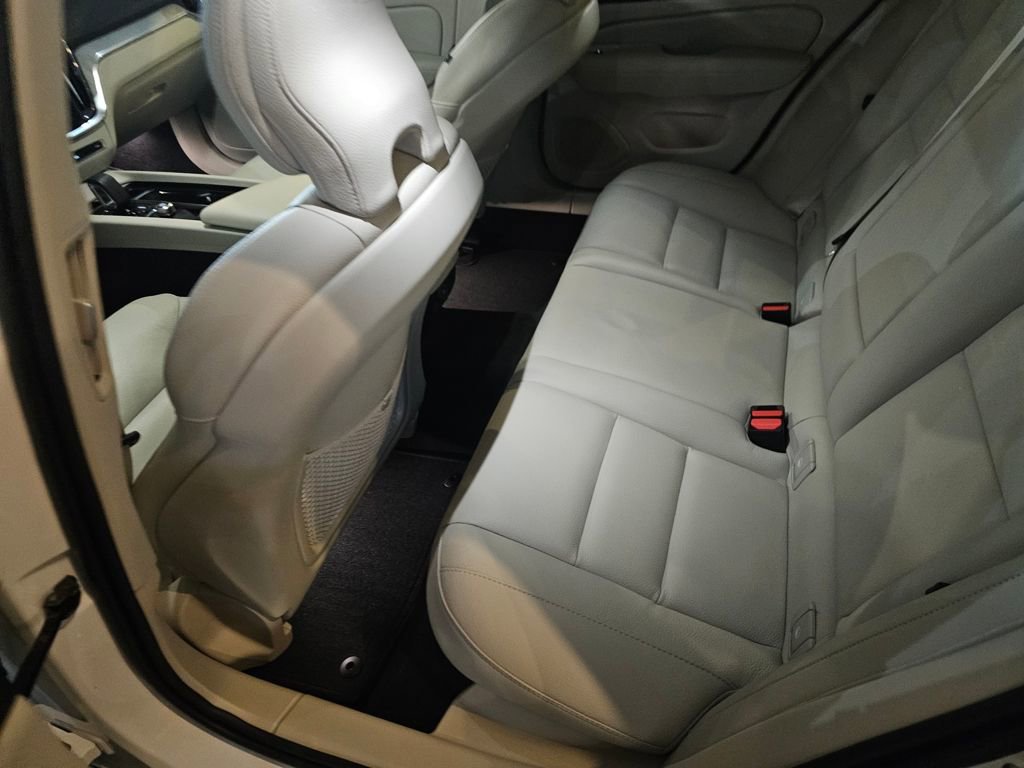 Certified 2024 Volvo V60 B5 Cross Country Plus image 13