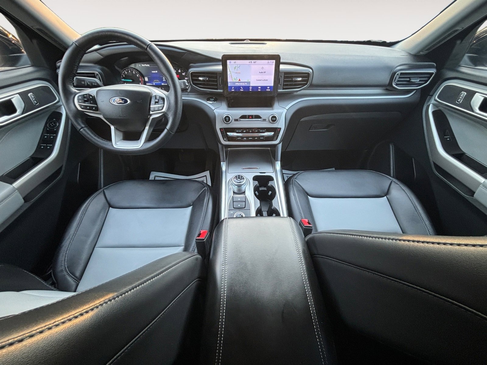 Used 2023 Ford Explorer XLT w/ Equipment Group 202A image 10