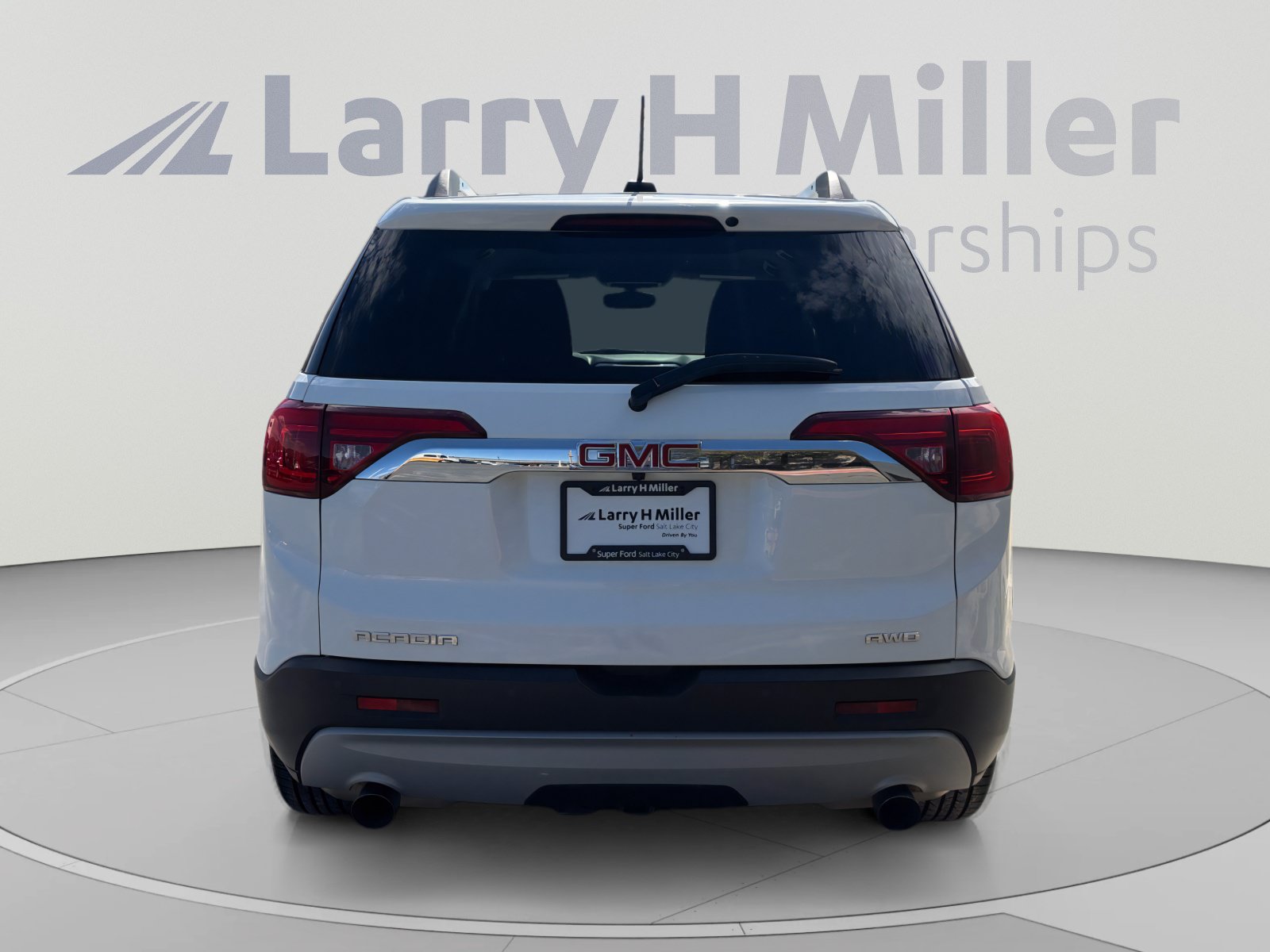 Used 2018 GMC Acadia SLT AWD/4WD image 4