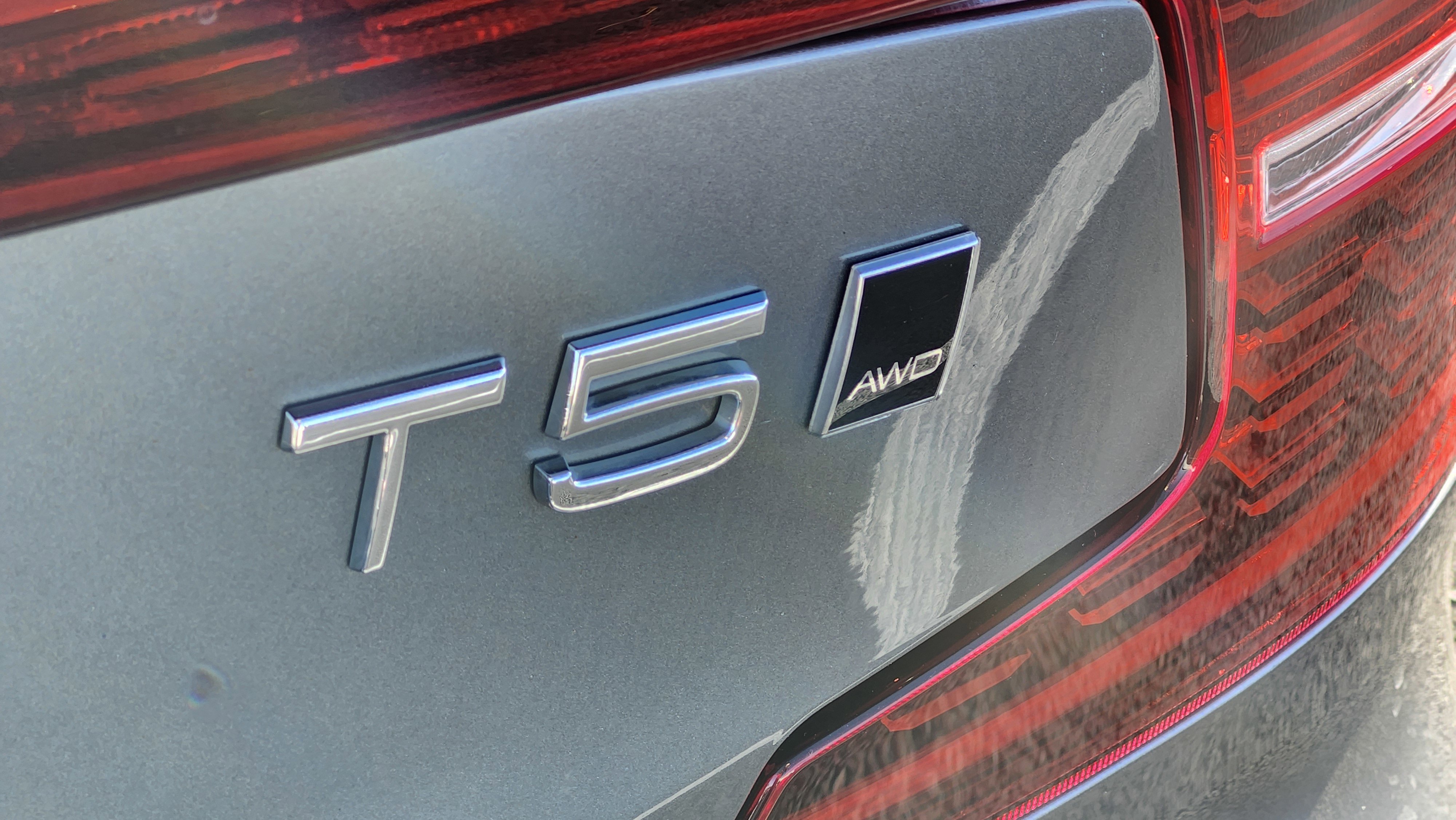 Used 2021 Volvo S60 T5 Momentum image 17