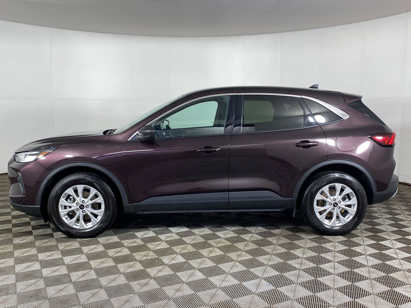 Used 2023 Ford Escape Active AWD/4WD image 29