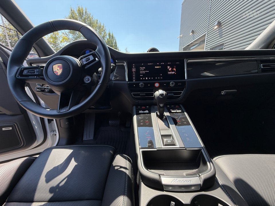 Certified 2026 Porsche Macan Turbo AWD/4WD image 16