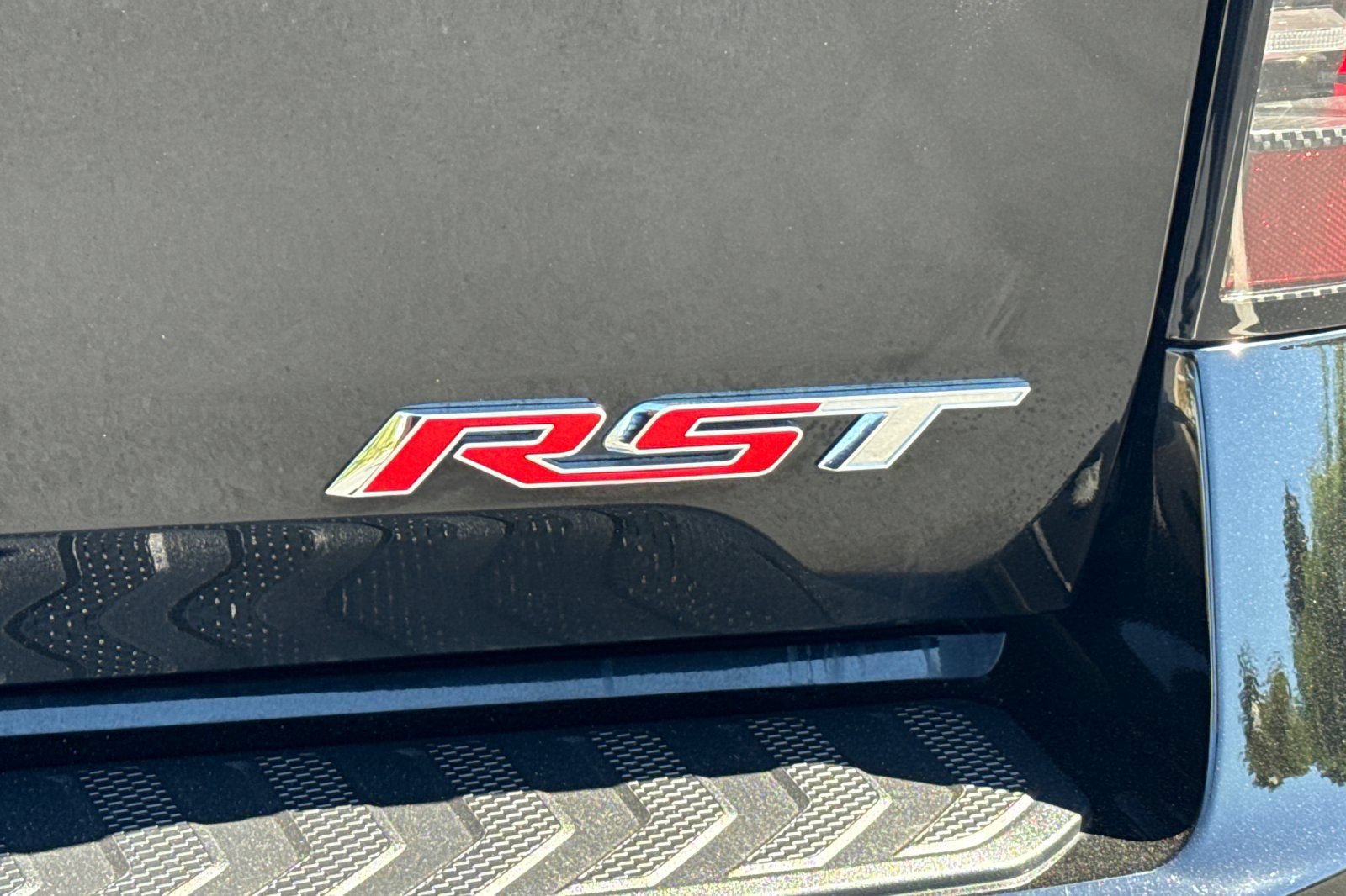 Used 2025 Chevrolet Silverado EV RST AWD/4WD image 13