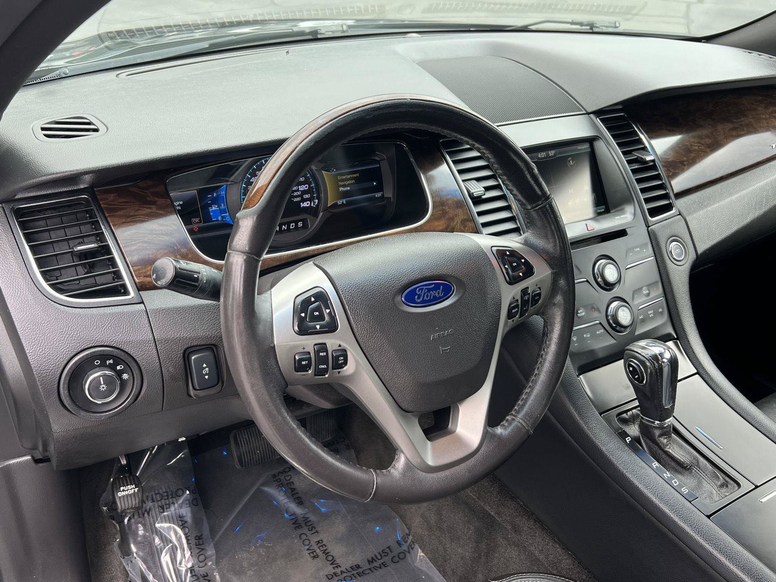 Used 2015 Ford Taurus Limited FWD image 22