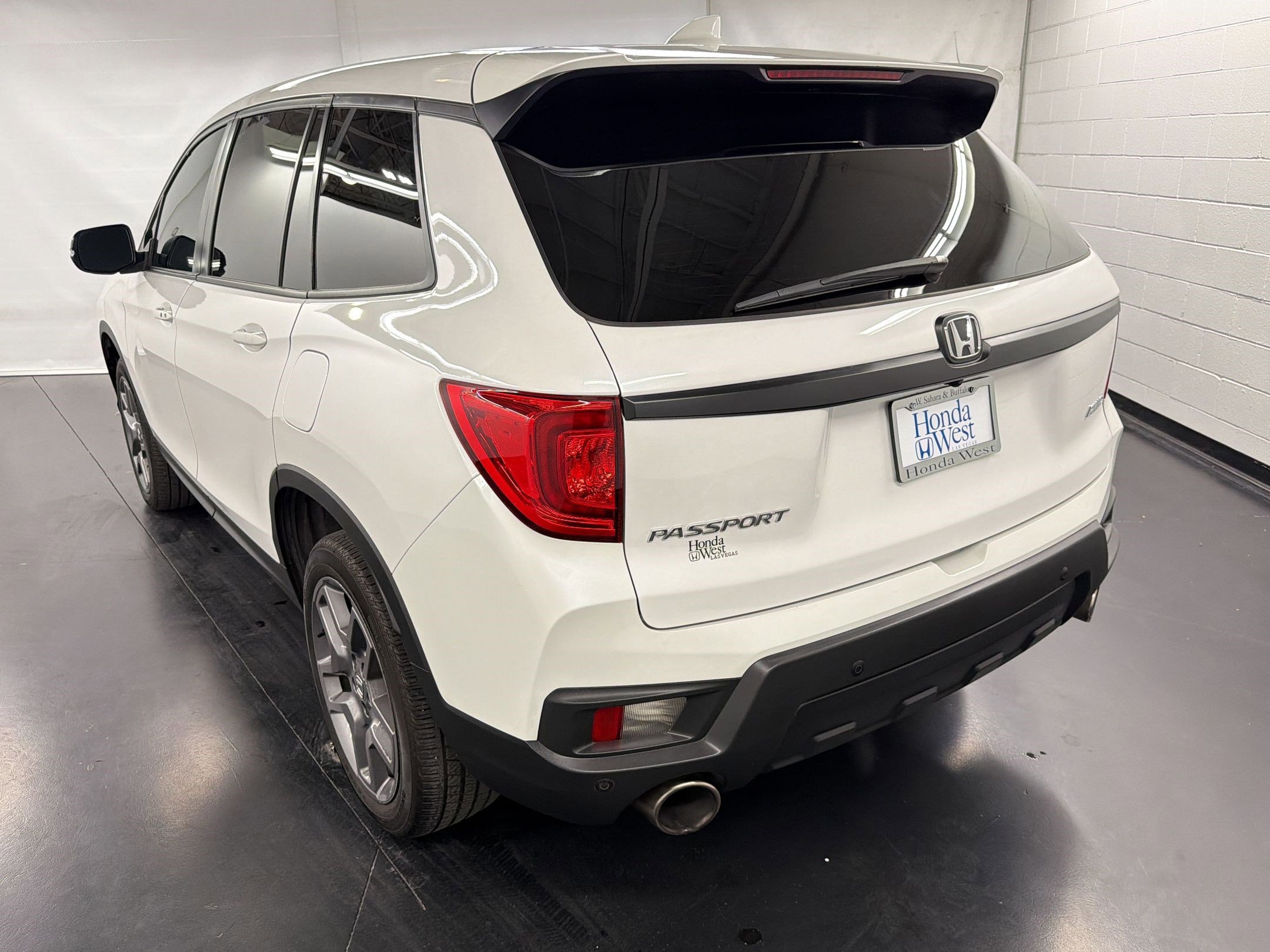 Certified 2023 Honda Passport EX-L image 3