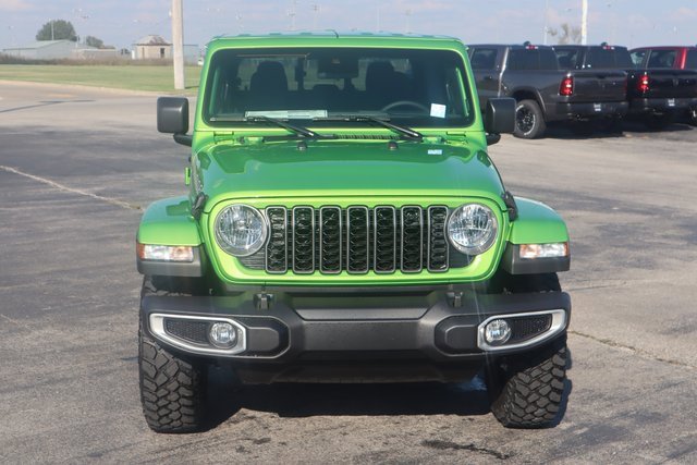 New 2025 Jeep Gladiator Sport image 16