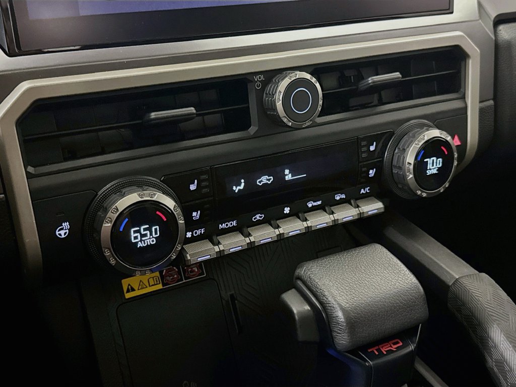 Used 2025 Toyota Tacoma TRD Off-Road w/ TRD Off Road Premium Package AWD/4WD image 18