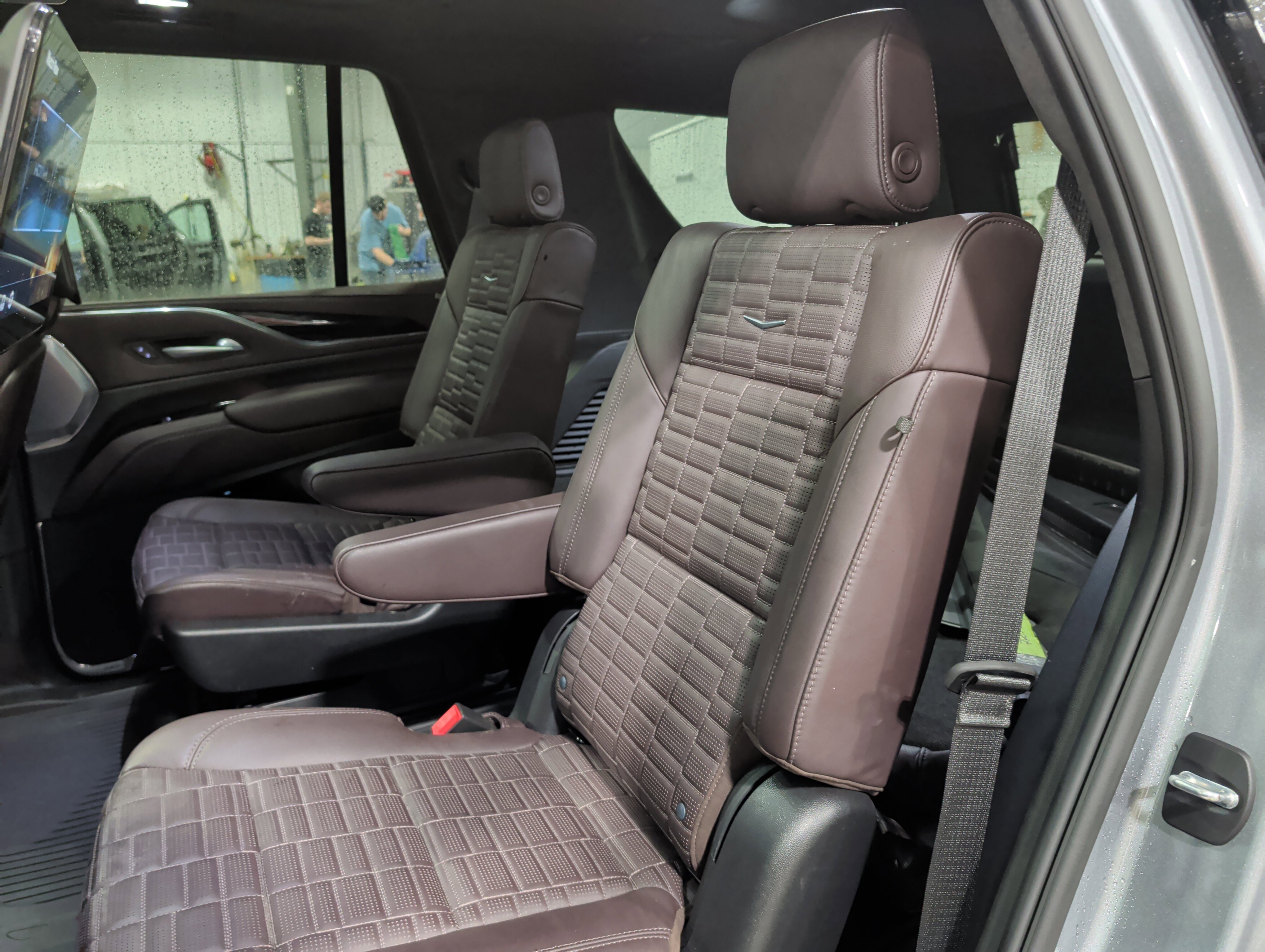 Used 2024 Cadillac Escalade V w/ LPO, ONYX Package image 8