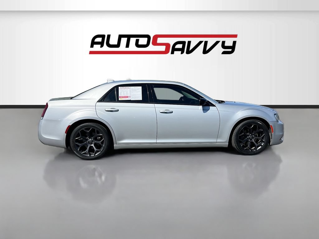 Used 2019 Chrysler 300 Touring w/ Sport Appearance Package RWD image 8