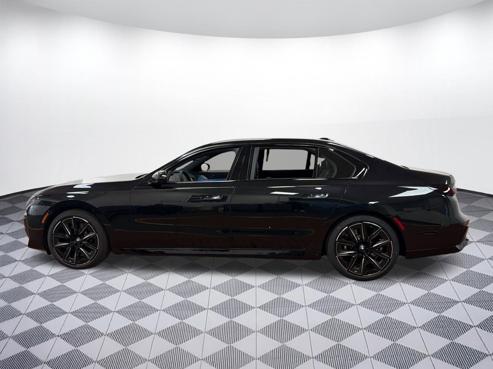 New 2026 BMW 760i xDrive w/ Executive Package AWD/4WD image 2