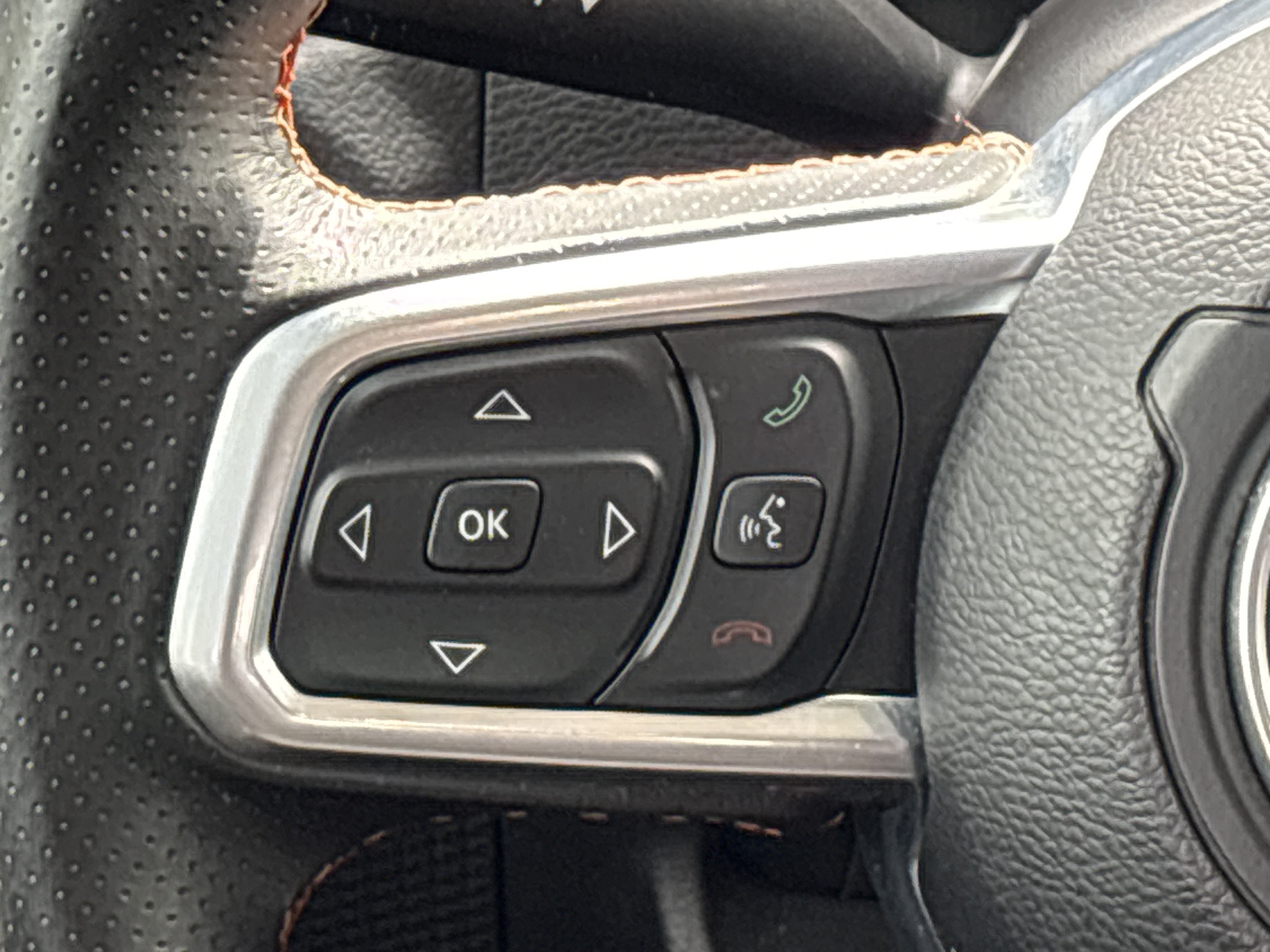 Used 2023 Jeep Gladiator Mojave w/ Cold Weather Group AWD/4WD image 21