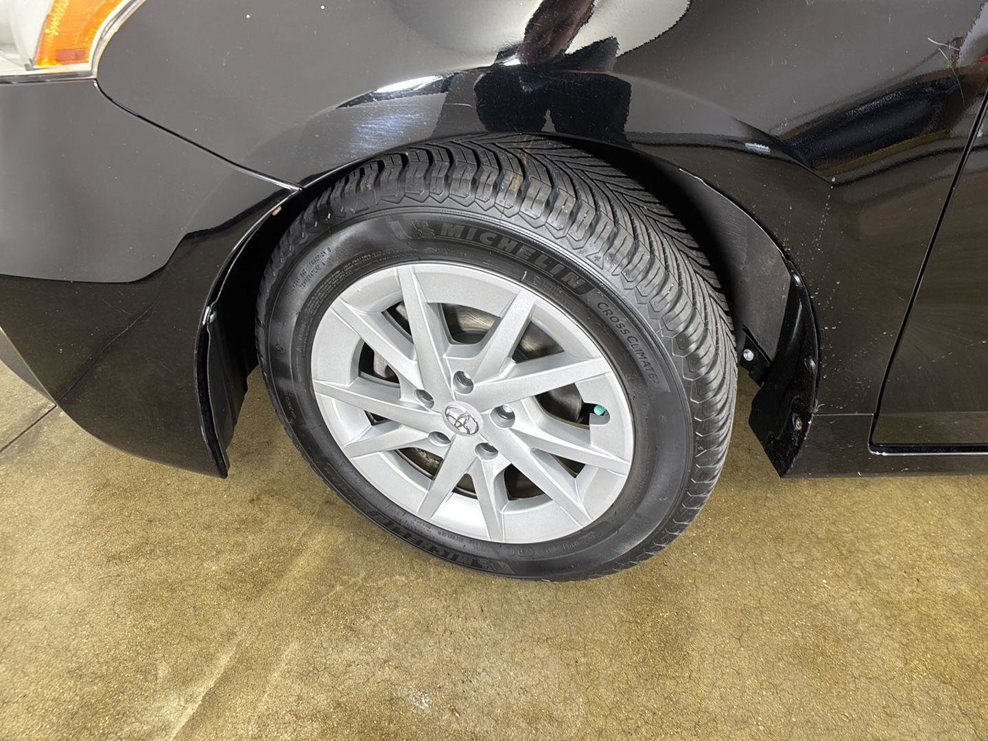 Used 2014 Toyota Prius V Three FWD image 6