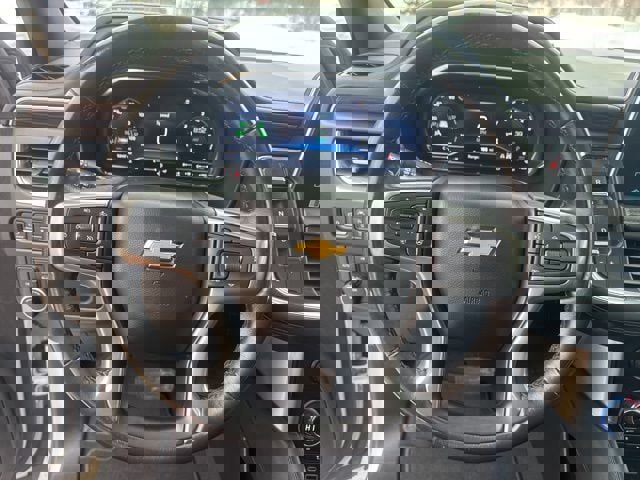 Used 2022 Chevrolet Suburban LT w/ LT Signature Plus Package image 13