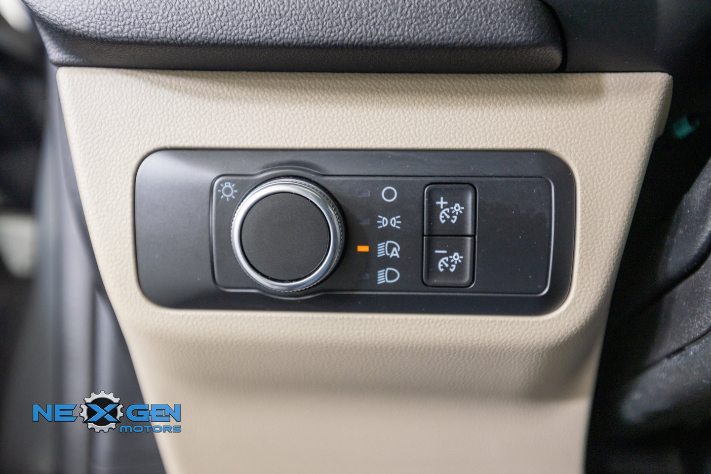 Used 2021 Ford Escape SE FWD image 14