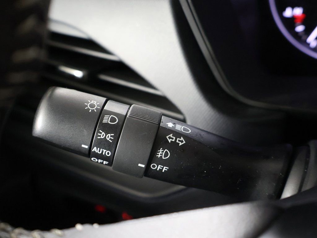 Used 2025 Subaru Forester Premium image 39