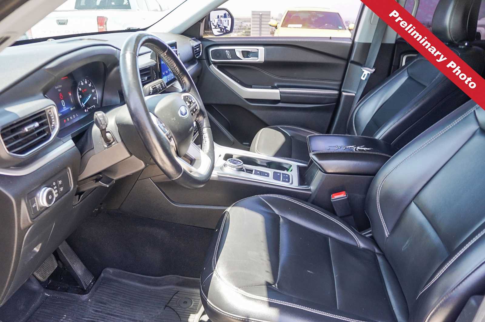 Used 2022 Ford Explorer XLT w/ Equipment Group 202A RWD image 14