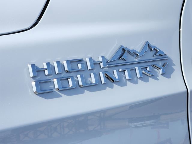 New 2026 Chevrolet Suburban High Country image 28