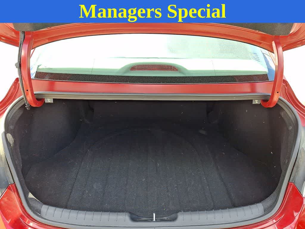 Used 2024 Hyundai Elantra SEL FWD image 29