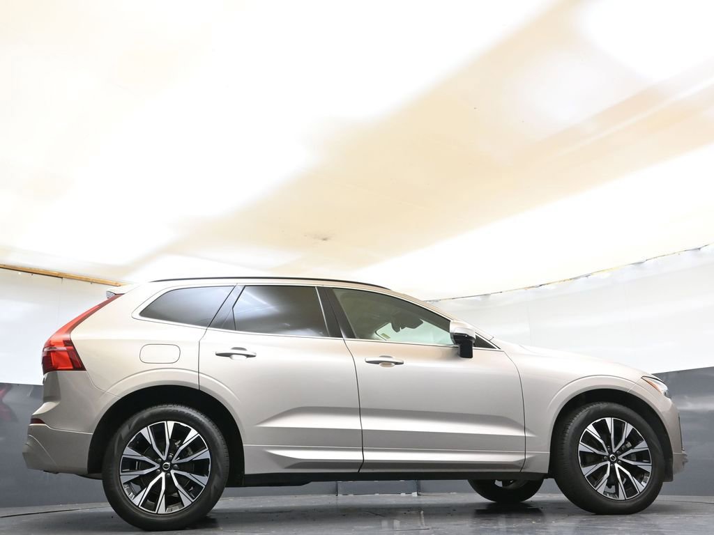 Certified 2023 Volvo XC60 B5 Core image 34