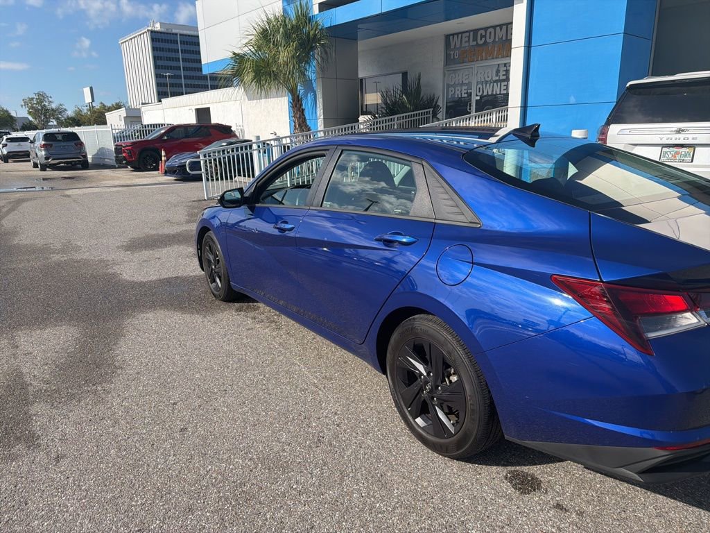 Used 2021 Hyundai Elantra SEL w/ Convenience Package image 9