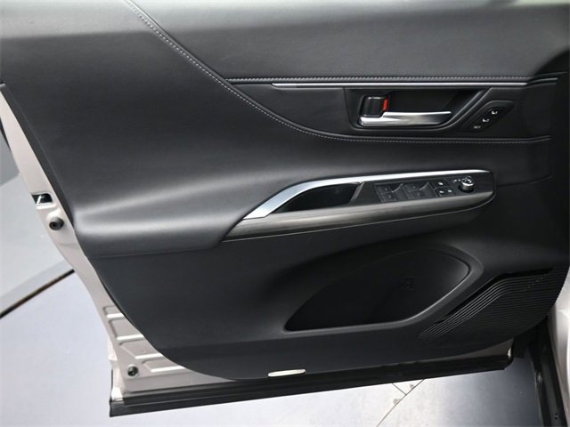 Used 2023 Toyota Venza Limited image 17
