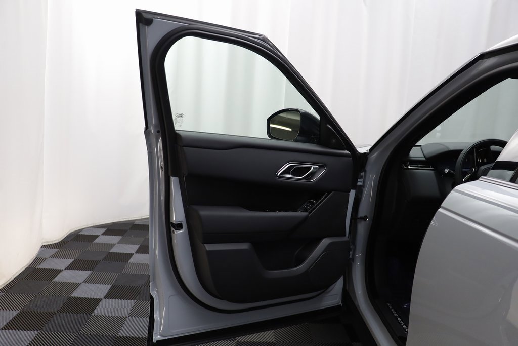 New 2026 Land Rover Range Rover Velar Dynamic SE image 5