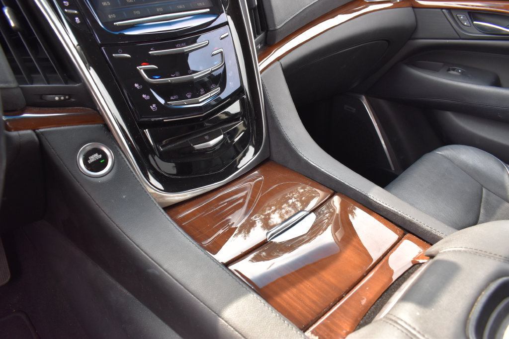 Used 2019 Cadillac Escalade Luxury AWD/4WD image 12