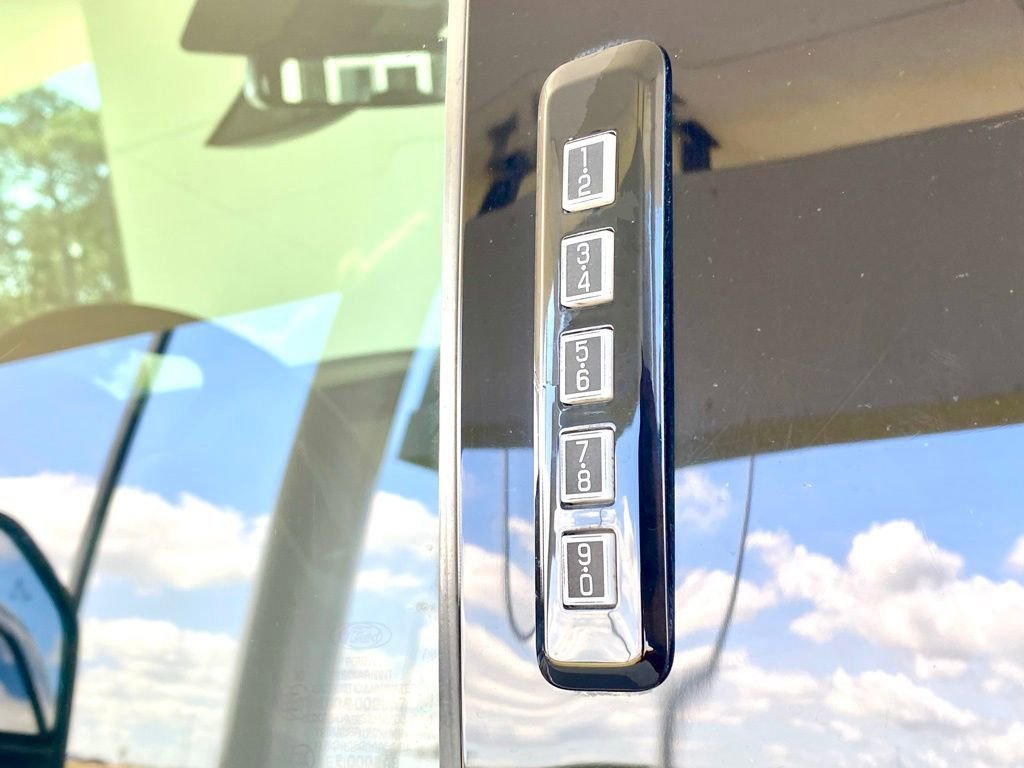 Used 2018 Ford F250 Lariat w/ Lariat Ultimate Package image 13