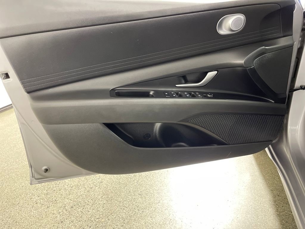 Certified 2025 Hyundai Elantra Blue image 23