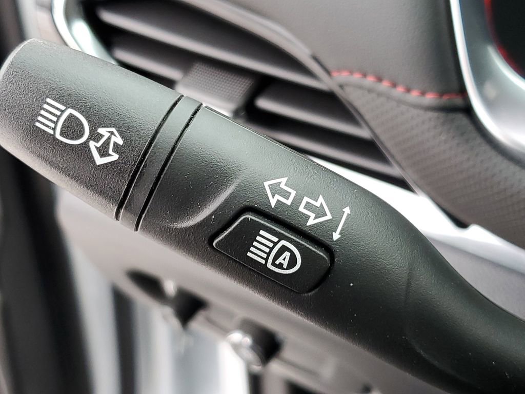 Certified 2023 Chevrolet Traverse RS image 11