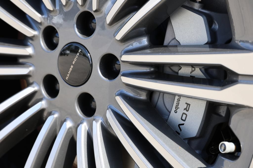 New 2026 Land Rover Range Rover SE AWD/4WD image 9