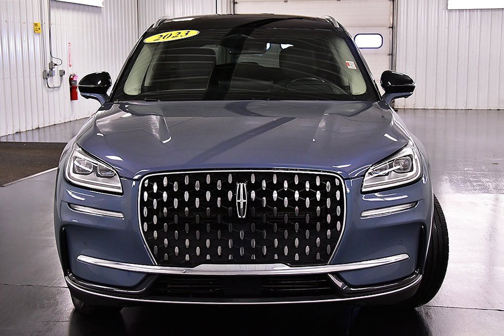 Used 2023 Lincoln Corsair Reserve w/ Equipment Group 202A image 2