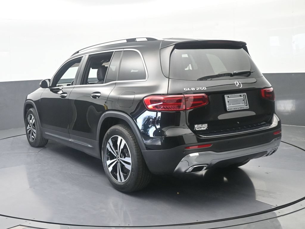 Used 2025 Mercedes-Benz GLB 250 image 4