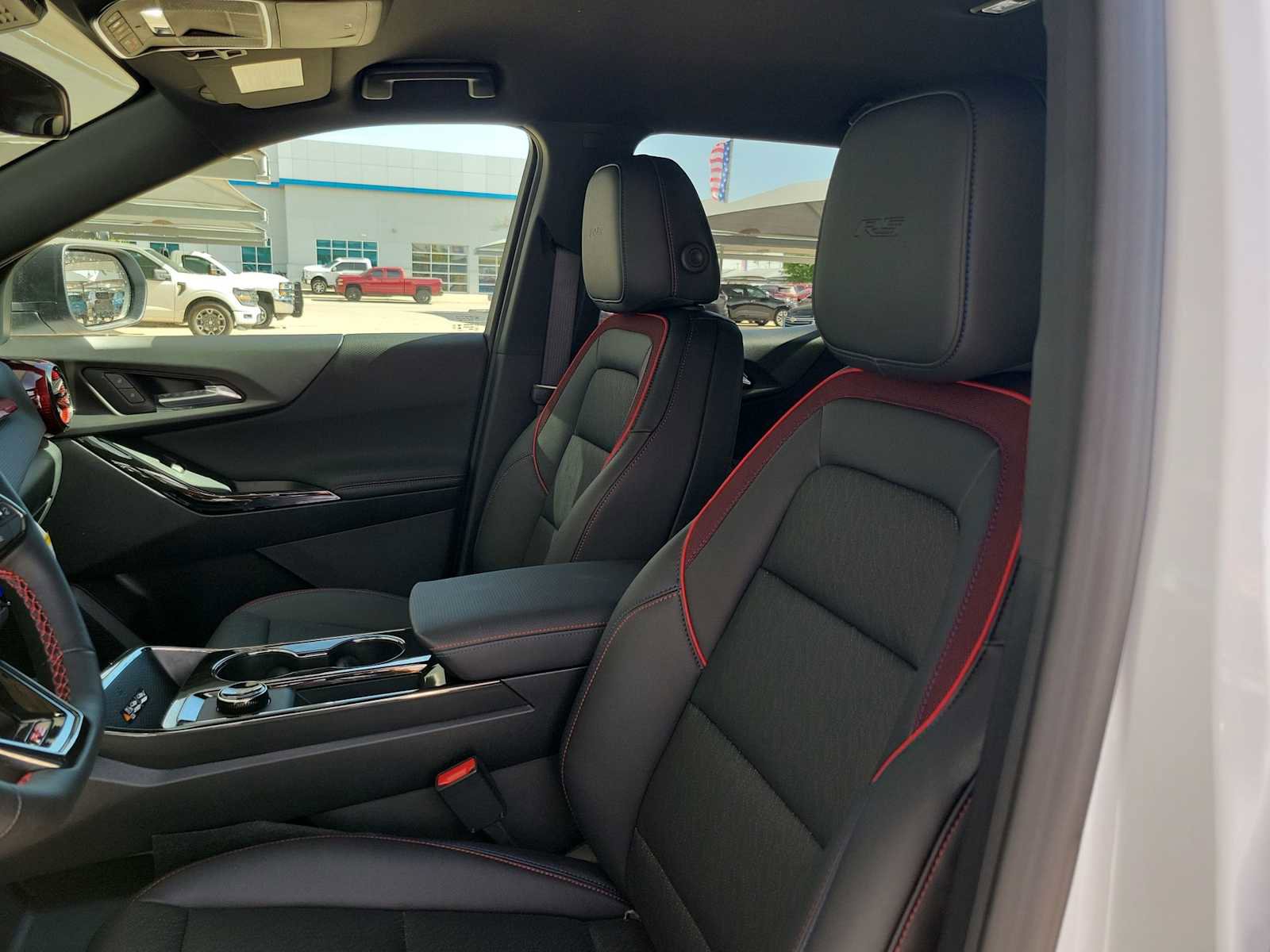 New 2026 Chevrolet Equinox RS w/ LPO, Floor Liner Package FWD image 15