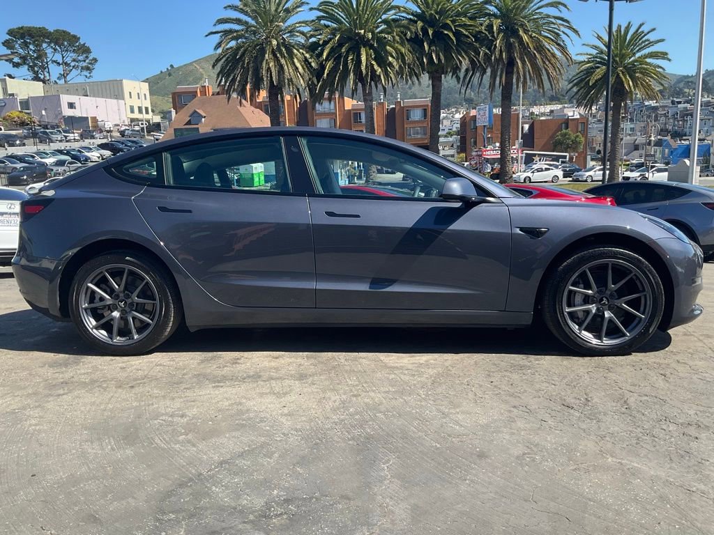 Used 2023 Tesla Model 3 Standard Range image 3
