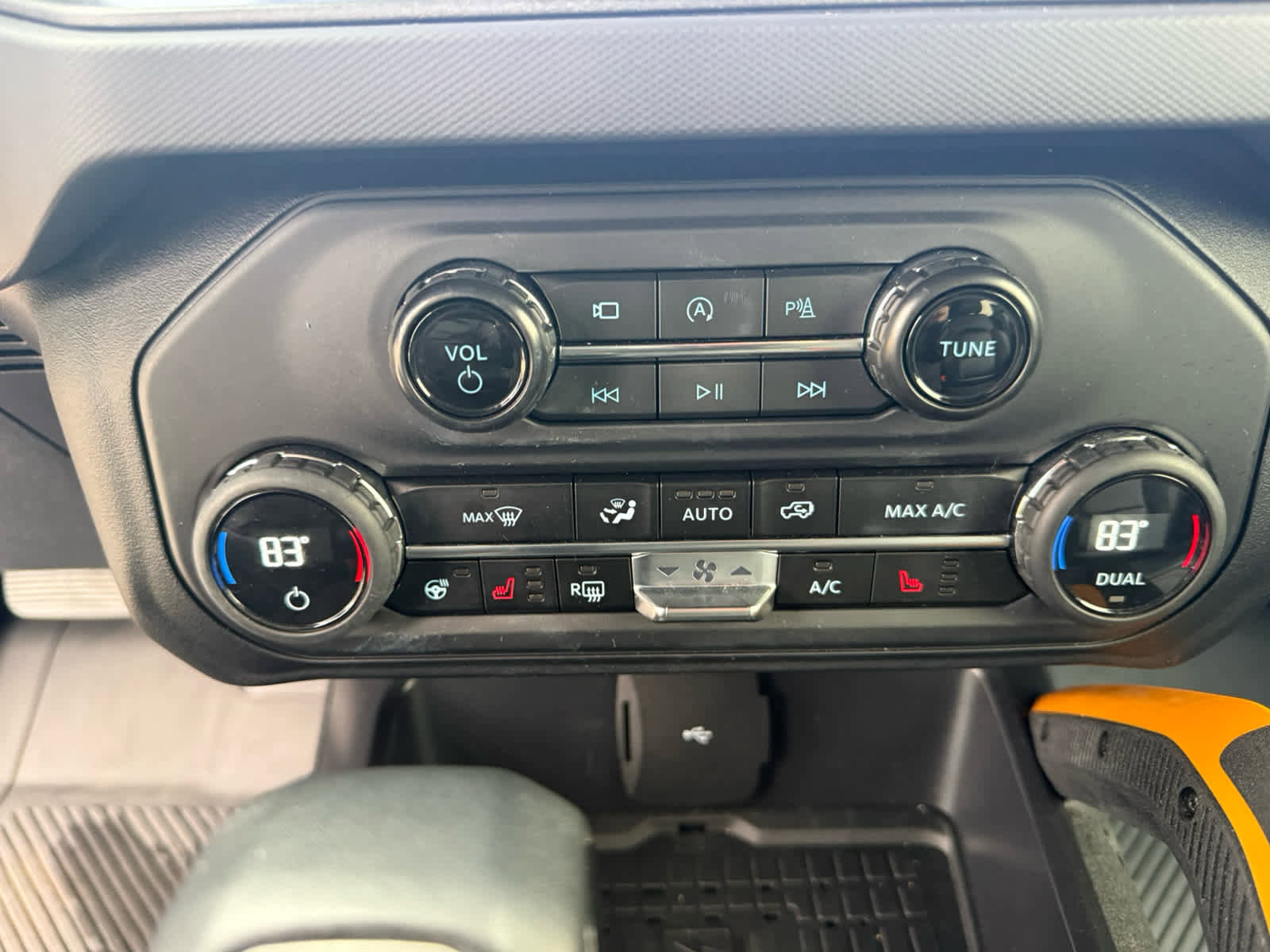 Used 2024 Ford Bronco Badlands image 14