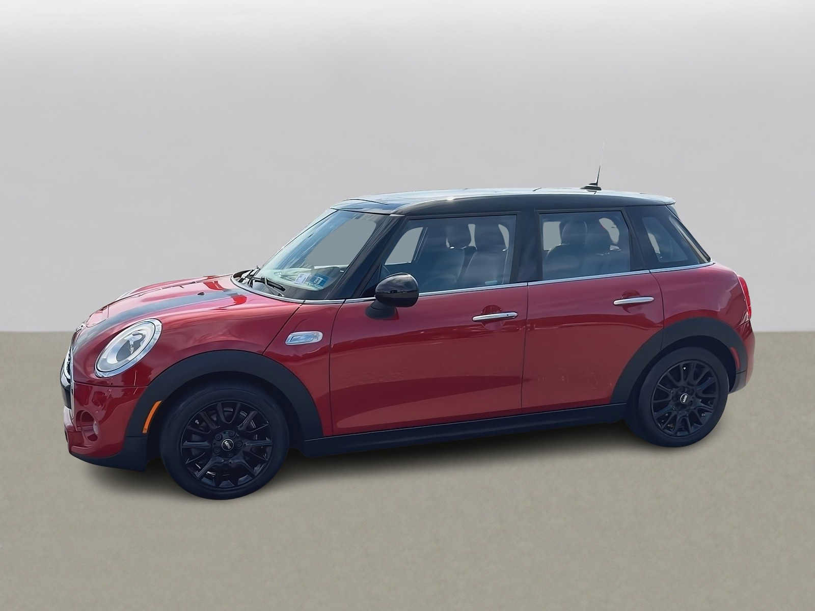 Used 2018 MINI Cooper S FWD image 5
