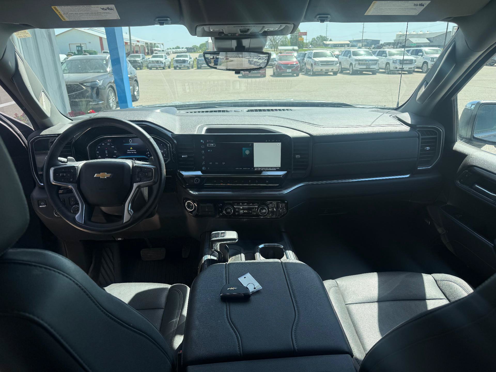 Used 2024 Chevrolet Silverado 1500 LTZ AWD/4WD image 11