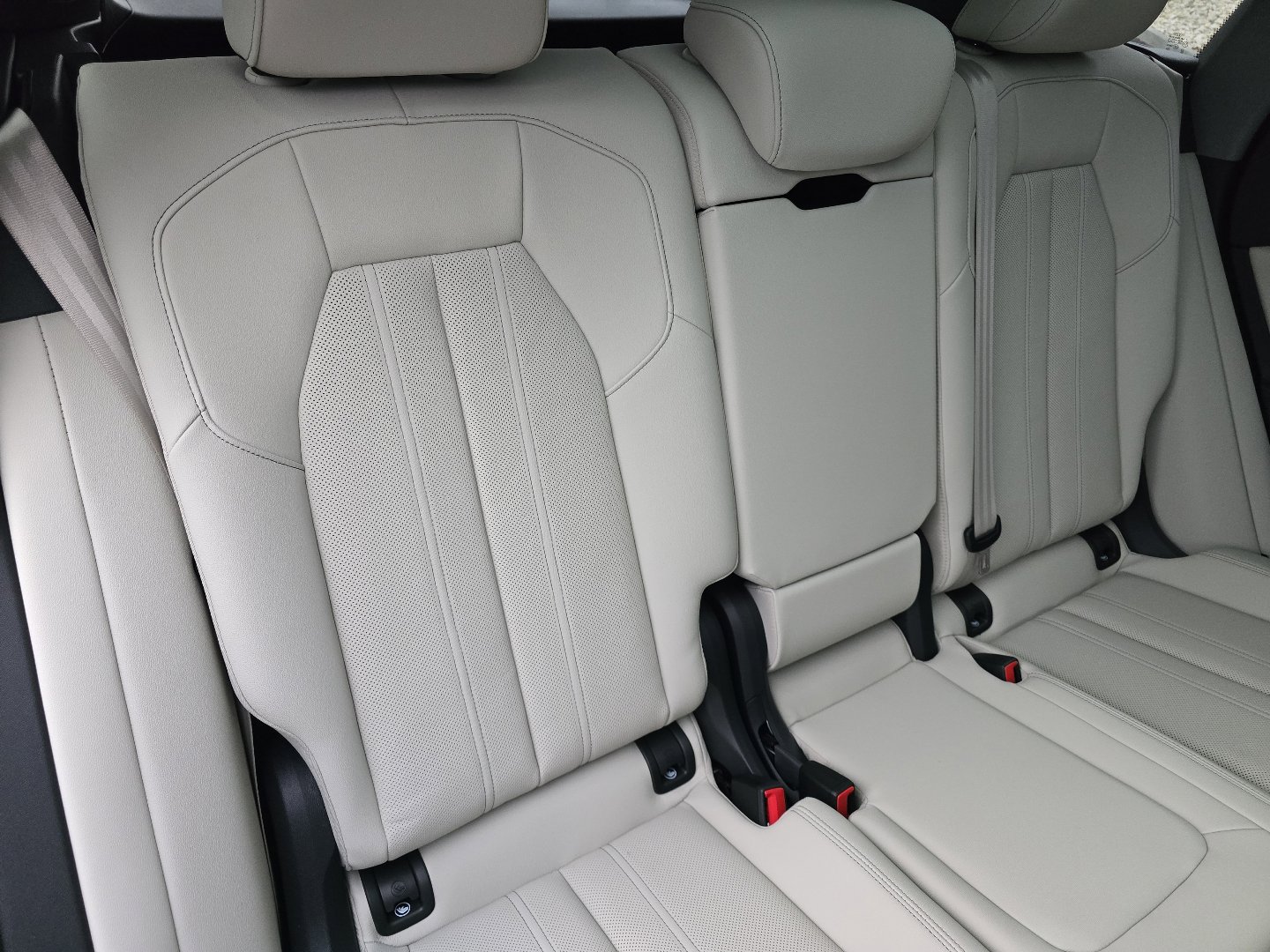 Certified 2025 Audi Q5 Prestige image 32