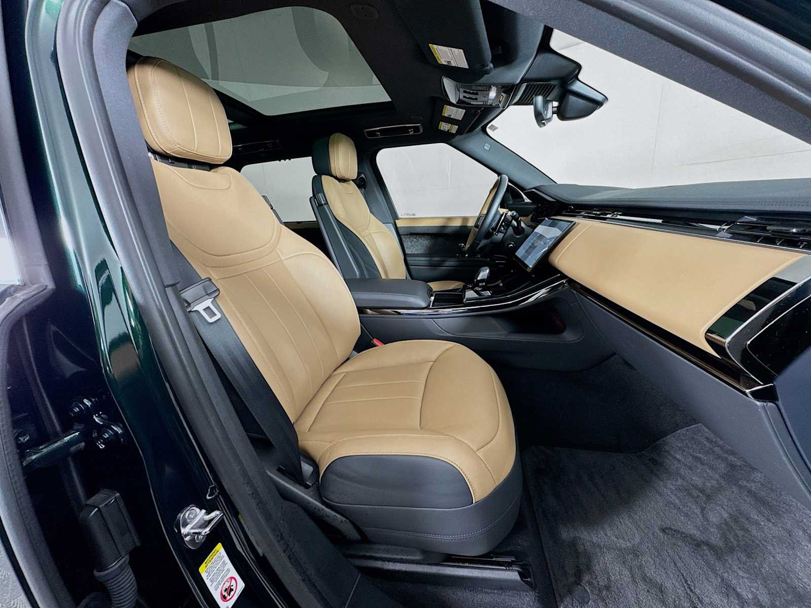 Certified 2025 Land Rover Range Rover Sport Dynamic SE AWD/4WD image 28