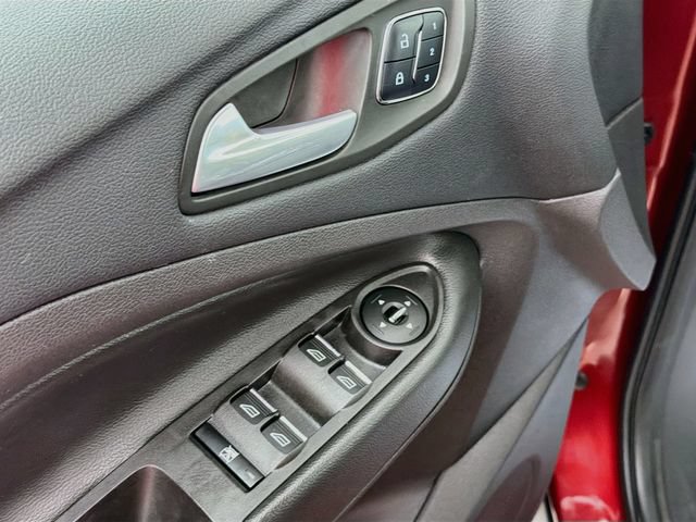 Used 2016 Ford Escape Titanium AWD/4WD image 17