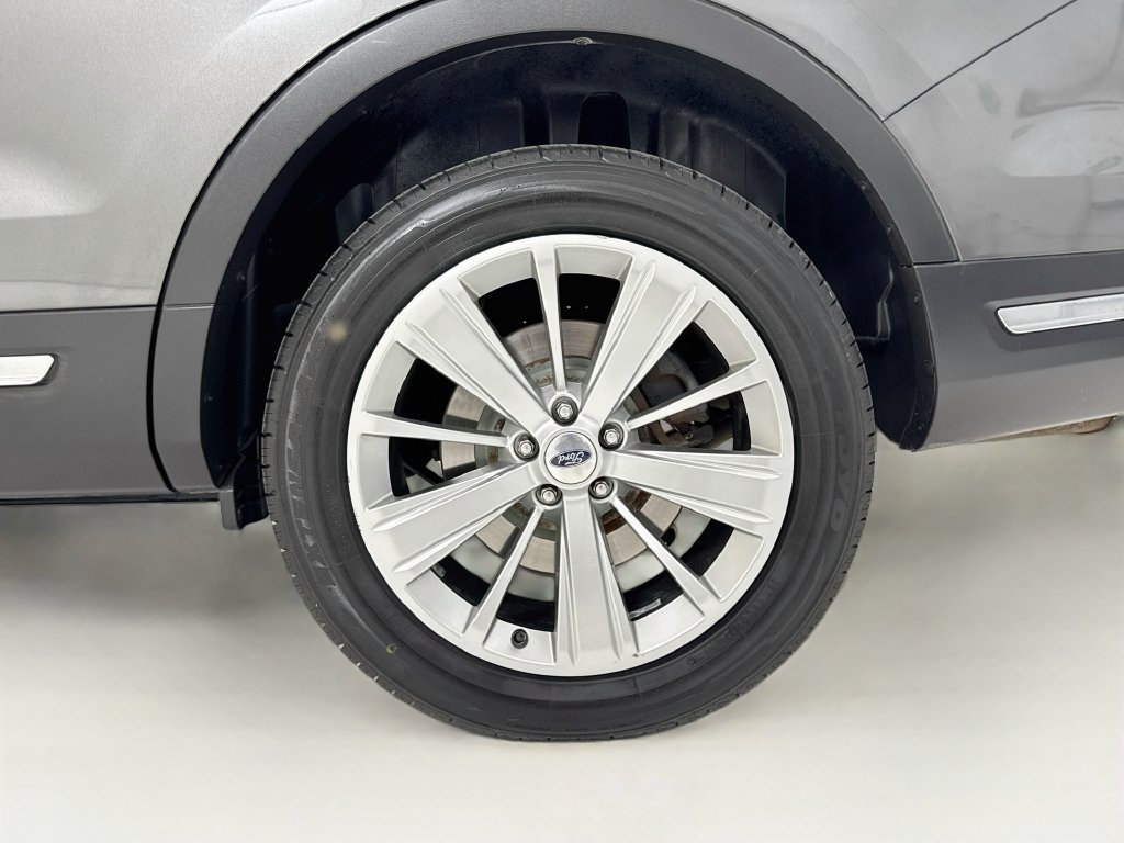 Used 2019 Ford Explorer Limited w/ Class III Trailer Tow Package AWD/4WD image 32