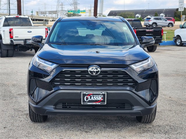 Used 2025 Toyota RAV4 XLE image 2