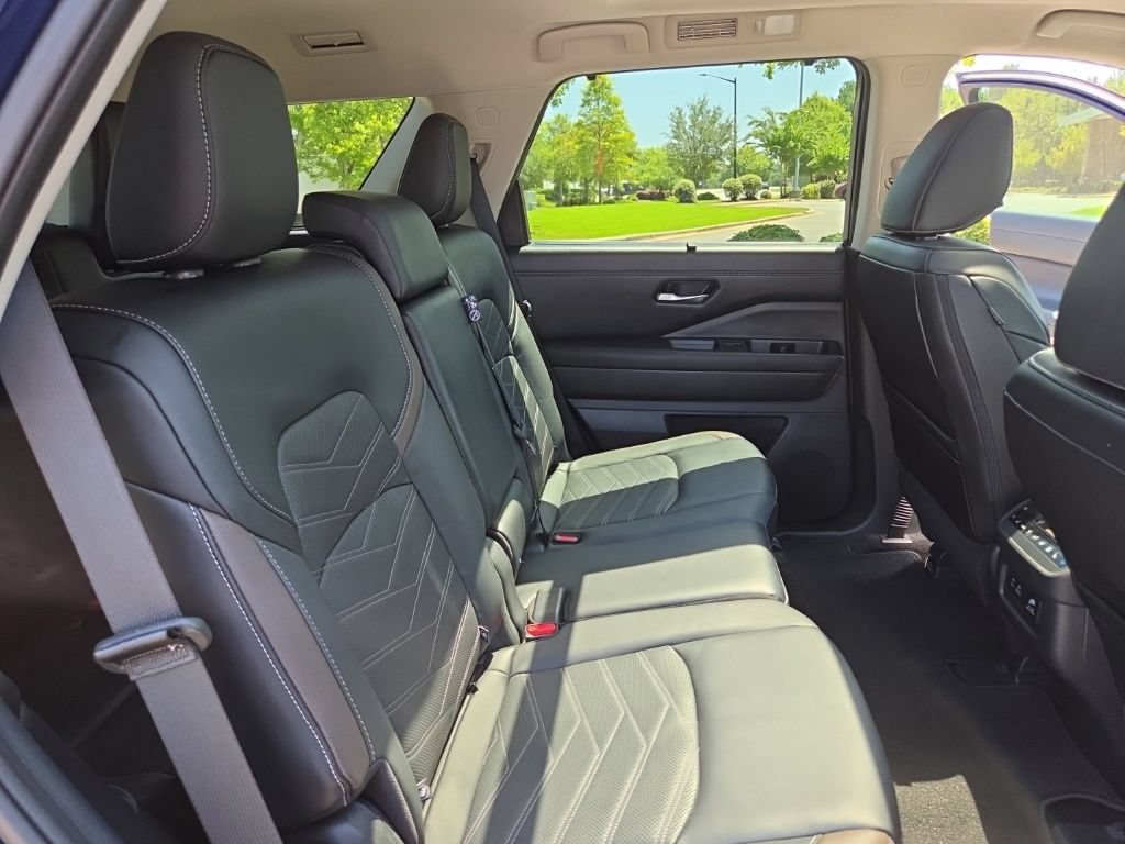 Certified 2024 Nissan Pathfinder Platinum w/ Cargo Package FWD image 35