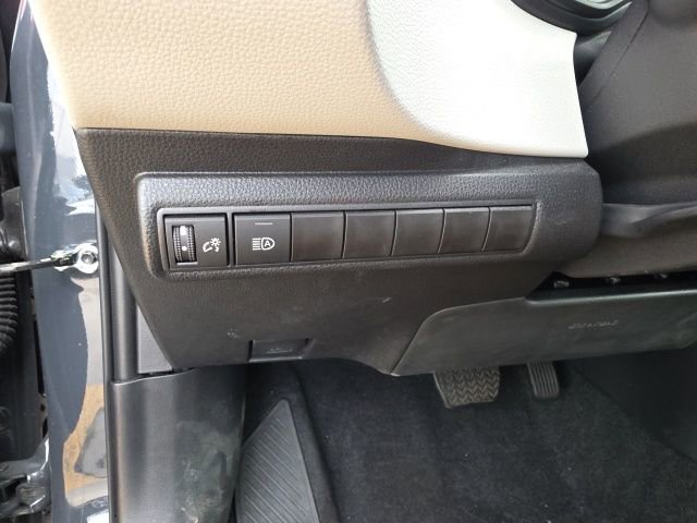 Used 2025 Toyota Corolla LE image 14