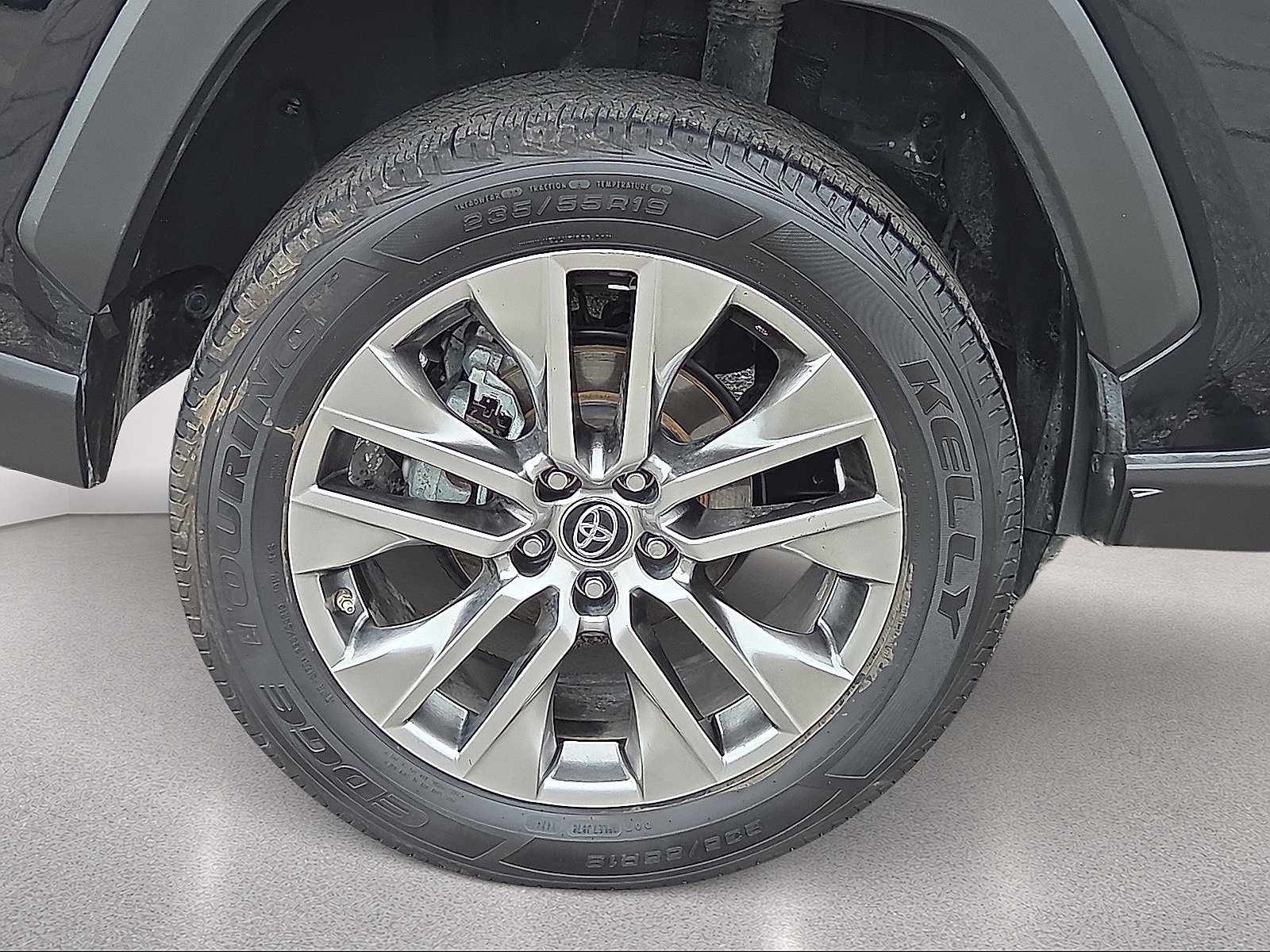 Used 2019 Toyota RAV4 Limited FWD image 17