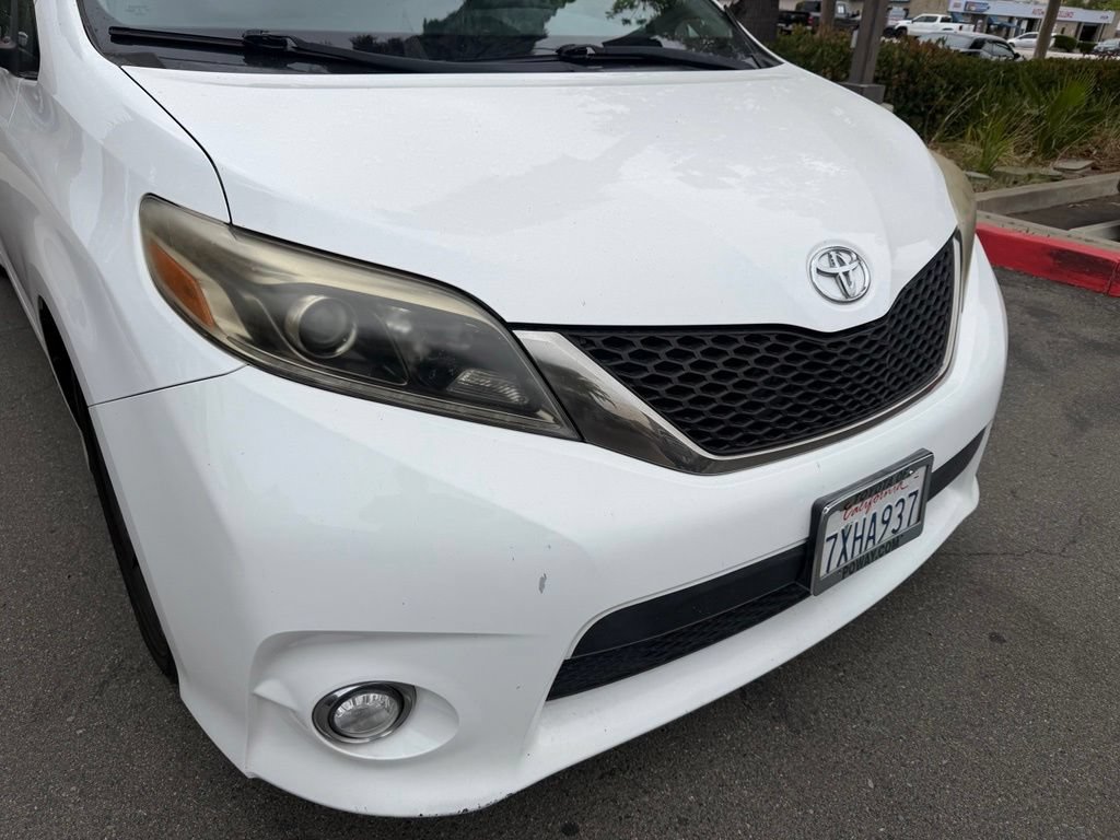 Used 2017 Toyota Sienna SE FWD image 4